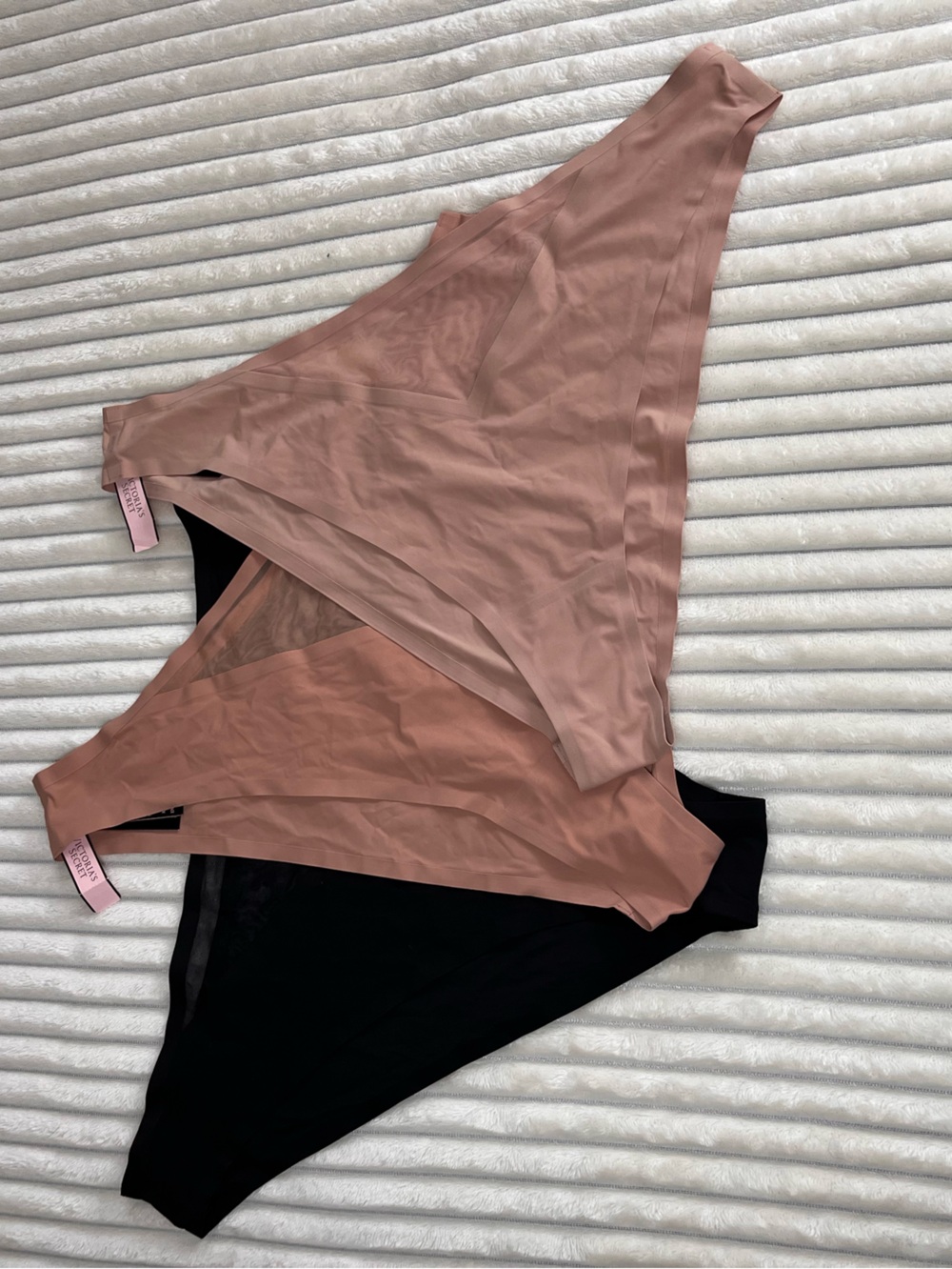 Victoria’s Secret Seamless High-Cut Thongs in Beige Blush and Black Size XL NWT